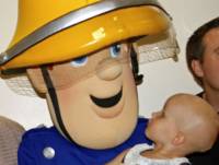   &raquo; Click to zoom ->