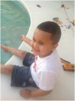 Tailor dipping his feet in the Pool  &raquo; Click to zoom ->