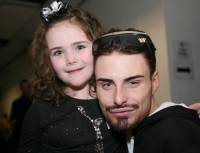   &raquo; Click to zoom ->