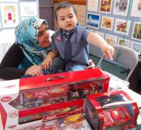   &raquo; Click to zoom ->